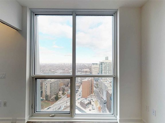 3rd image of 1 Yorkville Ave #2910