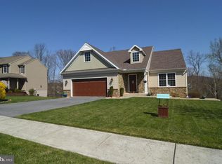 60 Sawgrass Dr, Reading, PA 19606