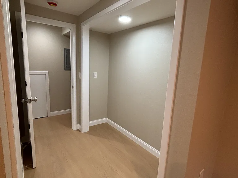 92 Ridgefield Ave — Photo 2