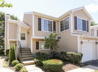 2123 Northwind Cir, Schaumburg, IL 60194