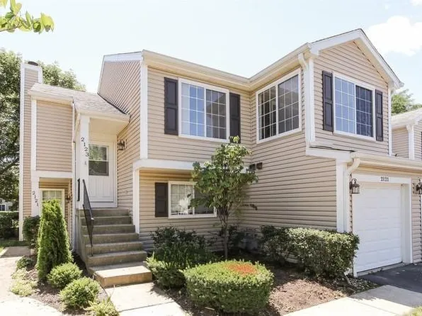 2123 Northwind Cir, Schaumburg, IL 60194