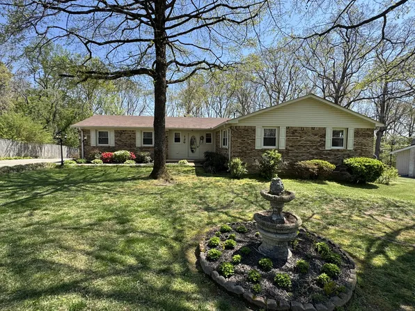 126 Robin Hood Rd, Dickson, TN 37055