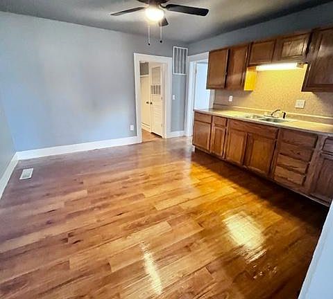 5th image of 1210 W Idaho Ave