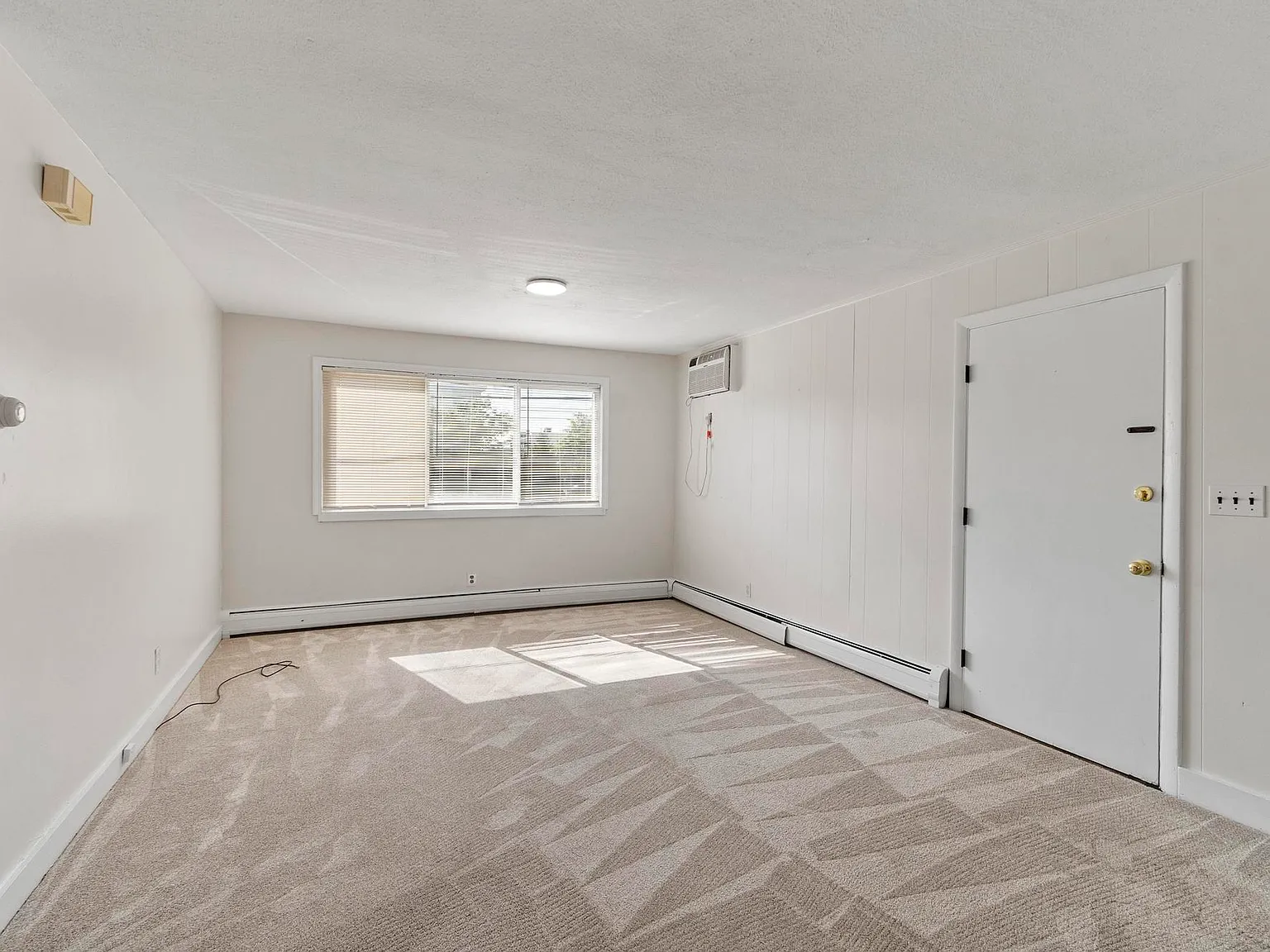 3 bed, 998 sqft, $3,800 — Photo 4