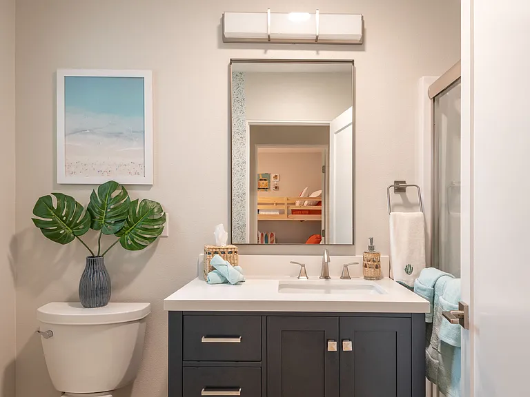 Bathroom, shower, 3rd floor.