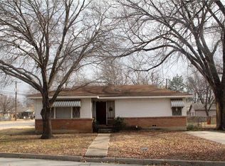 840 Yale St, River Oaks, TX 76114