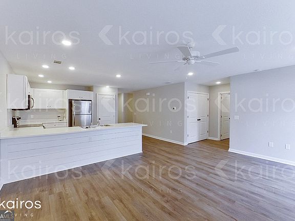 4th image of 15 Bungalow Cir