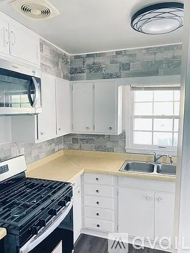 5024 Delaware Dr — Photo 3