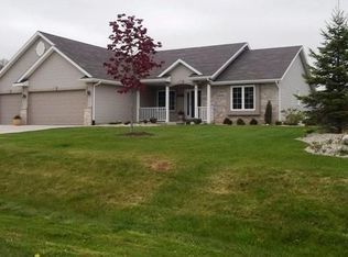 W2004 Fairfield Ln, Sheboygan, WI 53083