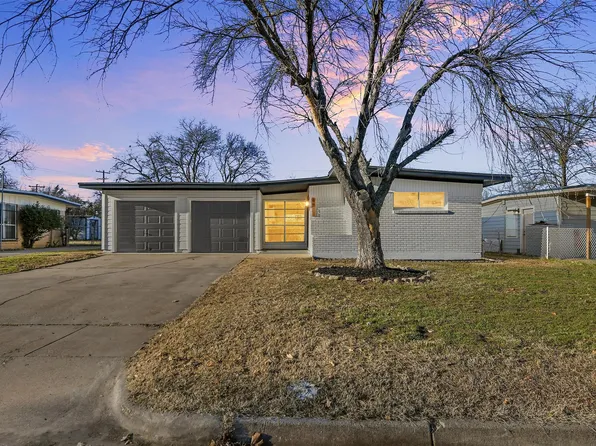 4913 Virgil St, Fort Worth, TX 76119