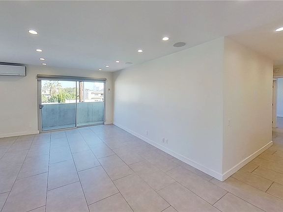 5th image of 1124 N La Cienega Blvd APT 206