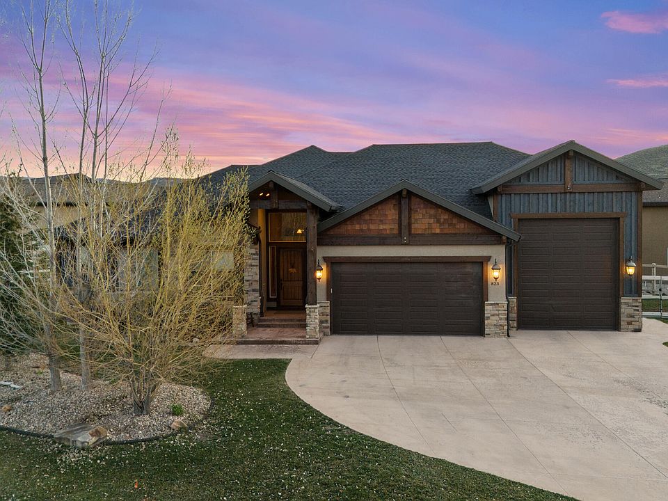 1st image of 823 W Summit Haven Cir