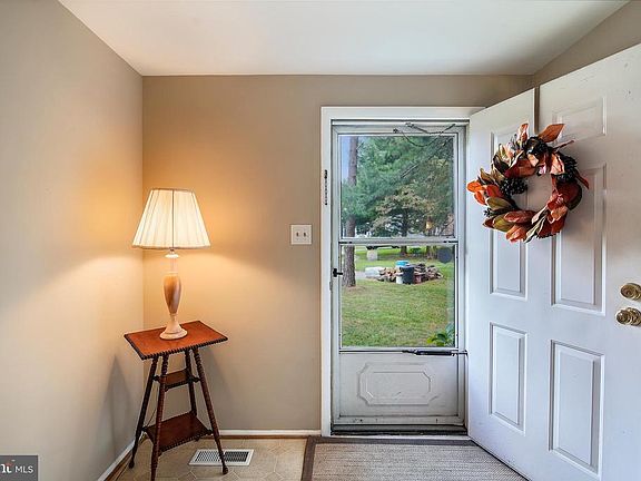 5th image of 25900 La Salle Ct