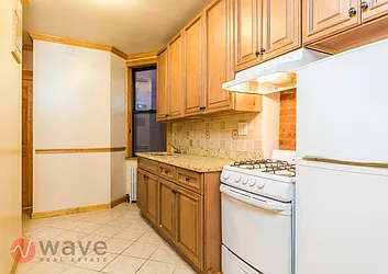 Rented by Wave Real Estate Group