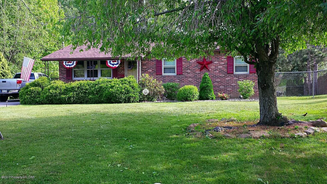 4 Park Ln E photo 1