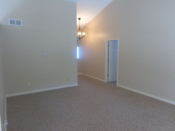 5th image of 7571 Pegotty Dr NE