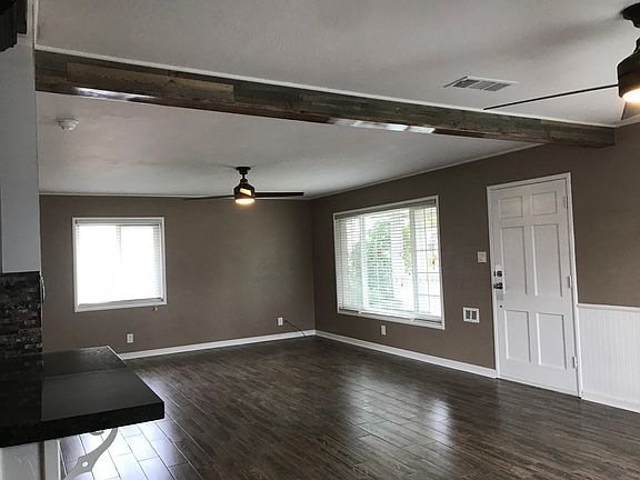 4th image of 118 School Ave