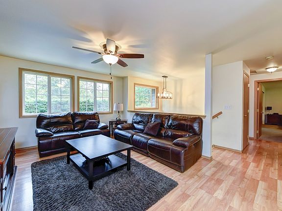 3rd image of 9412 176th St NW