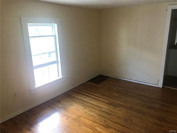 3rd image of 405 Burdick Ave