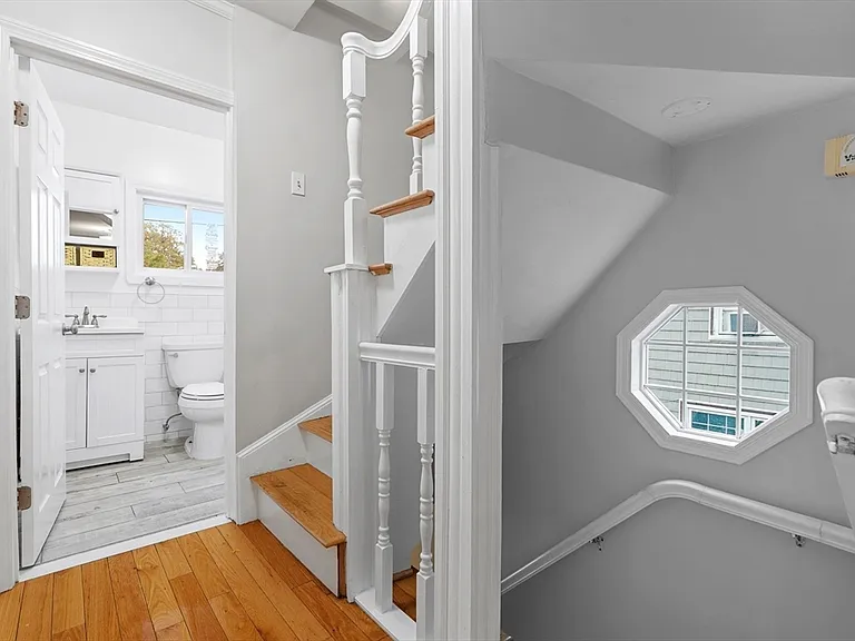 7 Pine St #2 — Photo 16