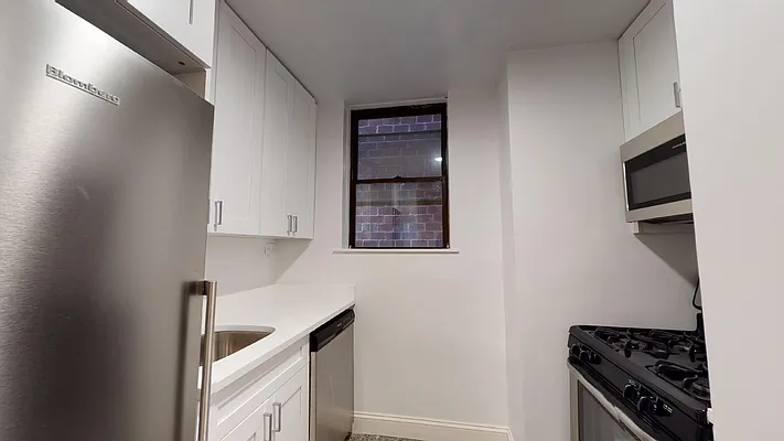 Rented by Bond New York | media 25