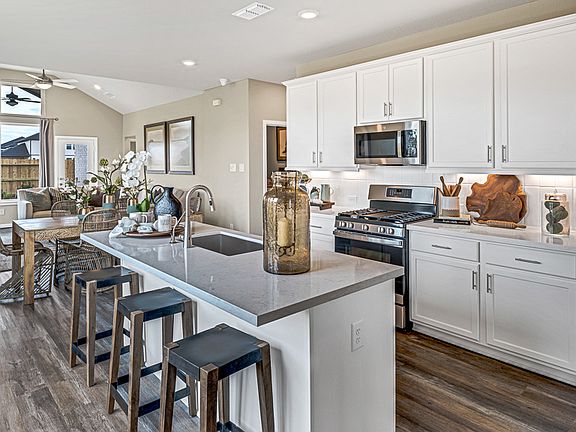 3rd image of 21835 Fitzroy Manor Ln