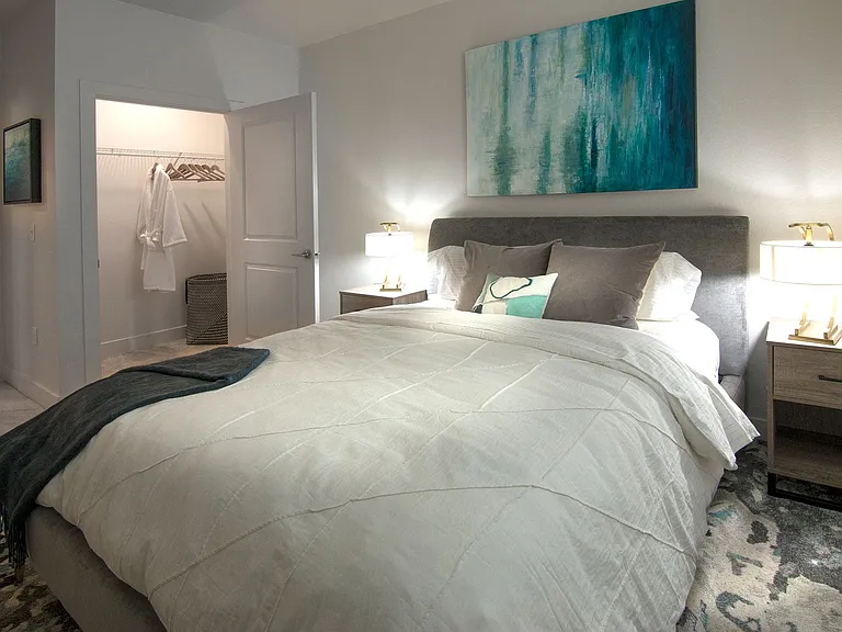 Pinyon Pointe Apartments — Photo 18