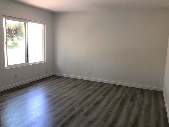 5th image of 1443-1447 Holly Ave #D