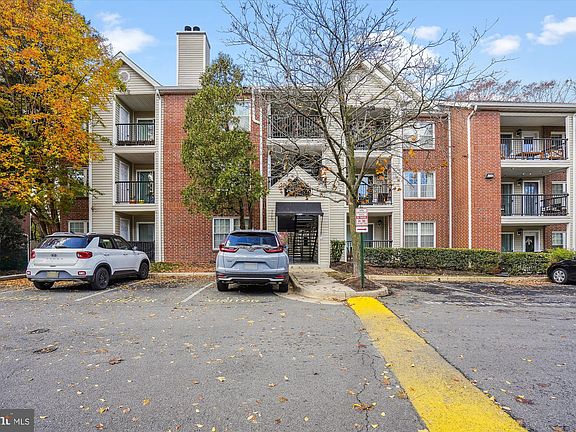 3rd image of 3305 Wyndham Cir APT 255