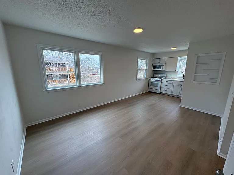 127 N 35th St — Photo 2