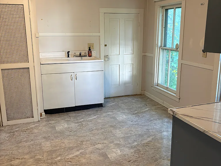 35 Center St #2 — Photo 8
