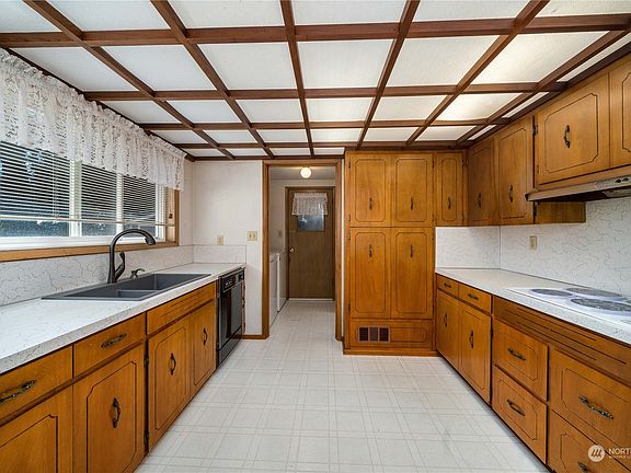 4th image of 5209 Brentwood Drive SE