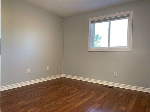 4th image of 6405 Colebrook Cres