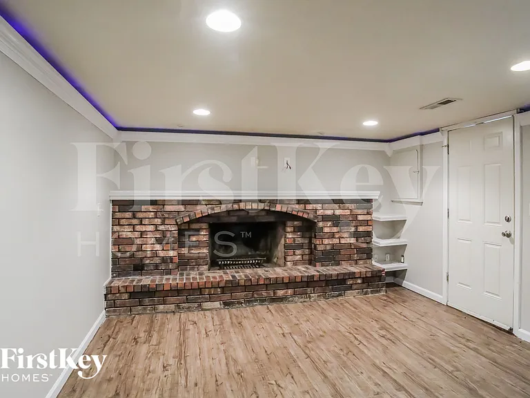 5126 S Delaware Ave — Photo 8