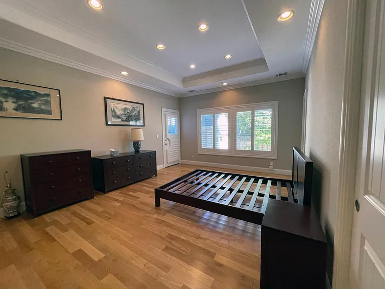 383 Hobart Ave — Photo 14