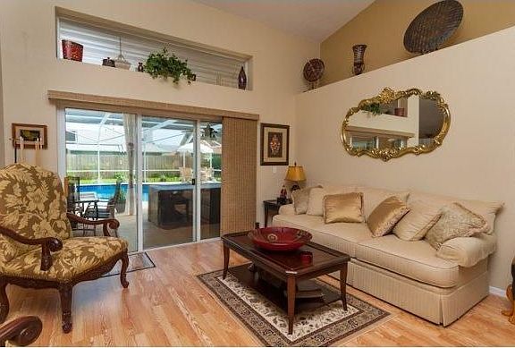 3rd image of 1945 Glen Meadows Cir