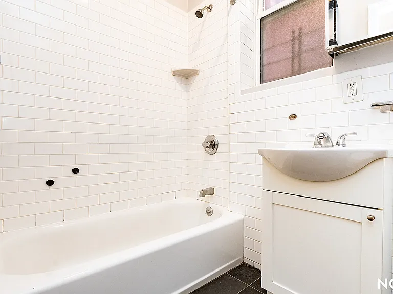 183 Jefferson St #1L — Photo 8