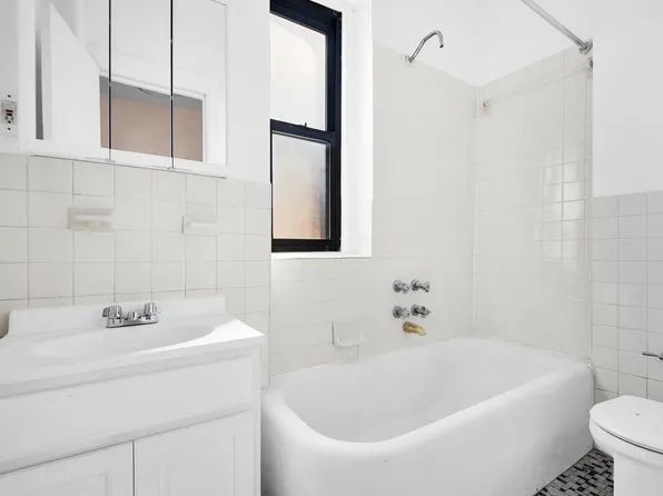 185 East 163rd Street image 6 of 7