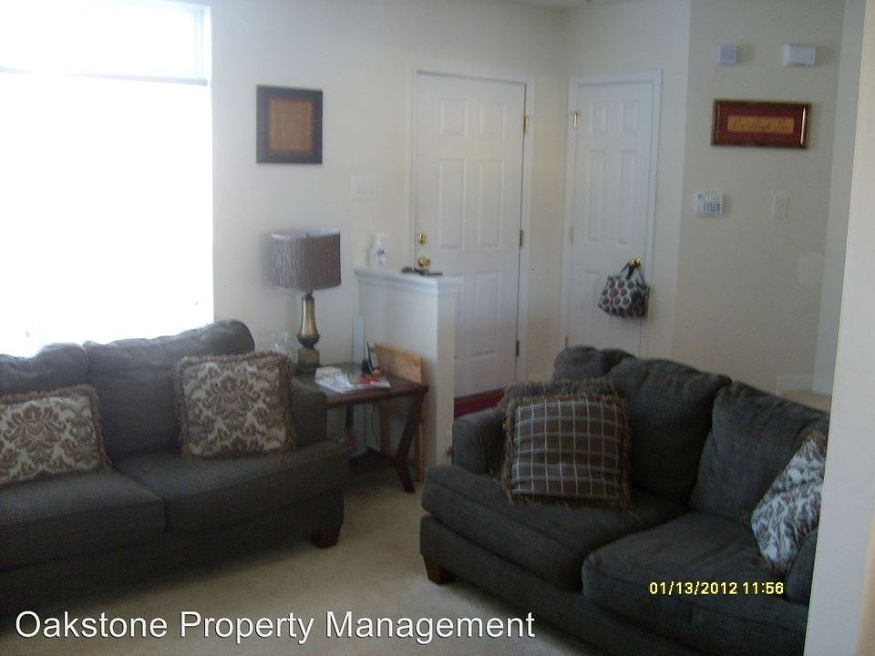 2nd image of 6725 N Grand Brook Cir