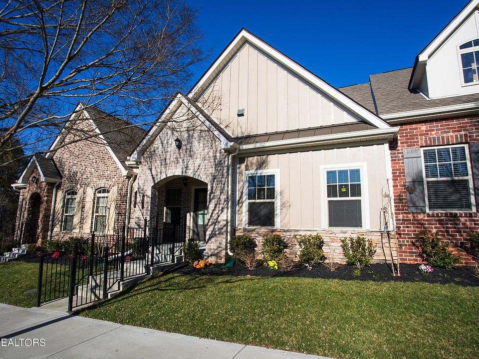 1st image of 107 Groves Park Blvd E