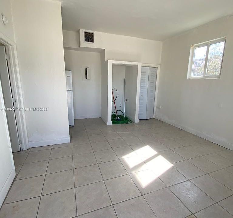 2nd image of 612 NW 2nd Ave #1