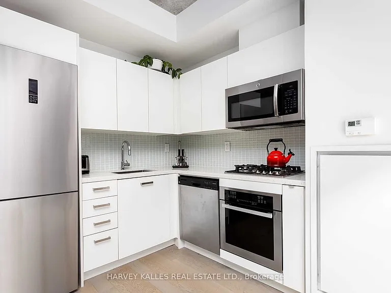 39 Brant St #717 — Photo 3