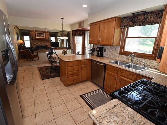 4th image of 1719 Jeanette Ave