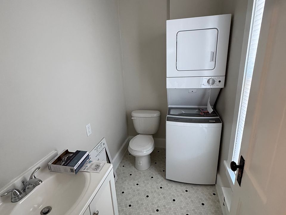 1st image of 108 1/2 E Main St