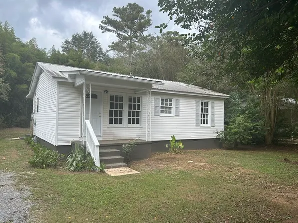 729 Nimitz Ave, Talladega, AL 35160
