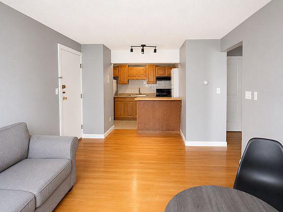 3rd image of 11A Commonwealth Ct #11