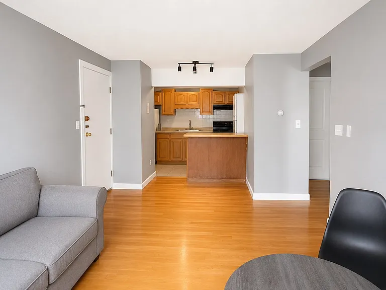 11A Commonwealth Ct #11 — Photo 3