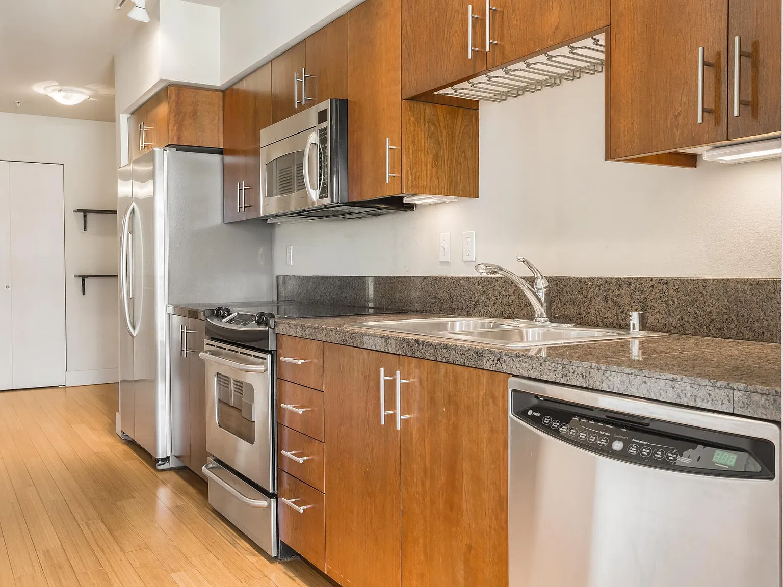 1 bed, 524 sqft, $1,850 — Photo 3