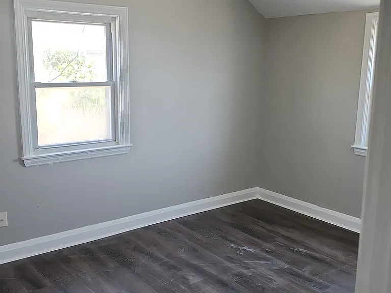 5425 Crismer Ave — Photo 5