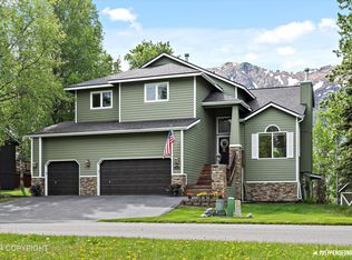 18948 Sokolof Cir, Eagle River, AK 99577